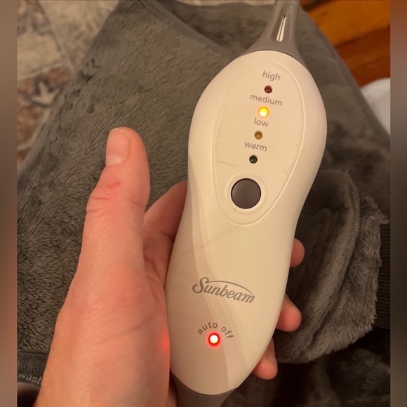 Sunbeam preowned heating pad wraps around body for pain relief gray soft - Picture 3 of 7